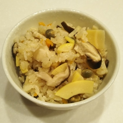 タケノコだけでなく豆や椎茸も追加して作りました！春の味わい、すごく美味しかったですごちそうさまでした❤